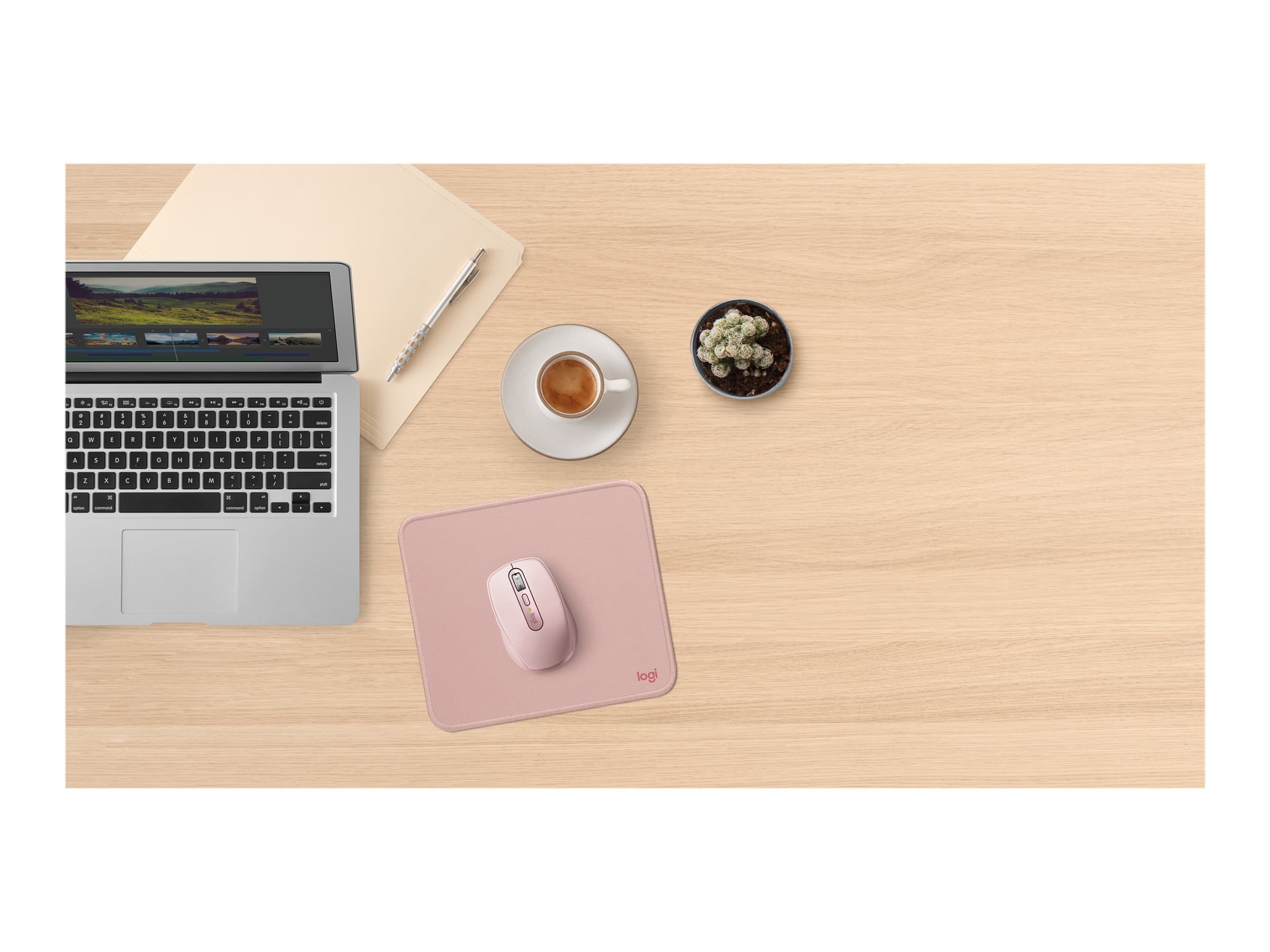 Logitech Studio Series – Alfombrilla de ratón – base de goma antideslizante, fácil deslizamiento, superficie resistente a salpicaduras – rosa oscuro