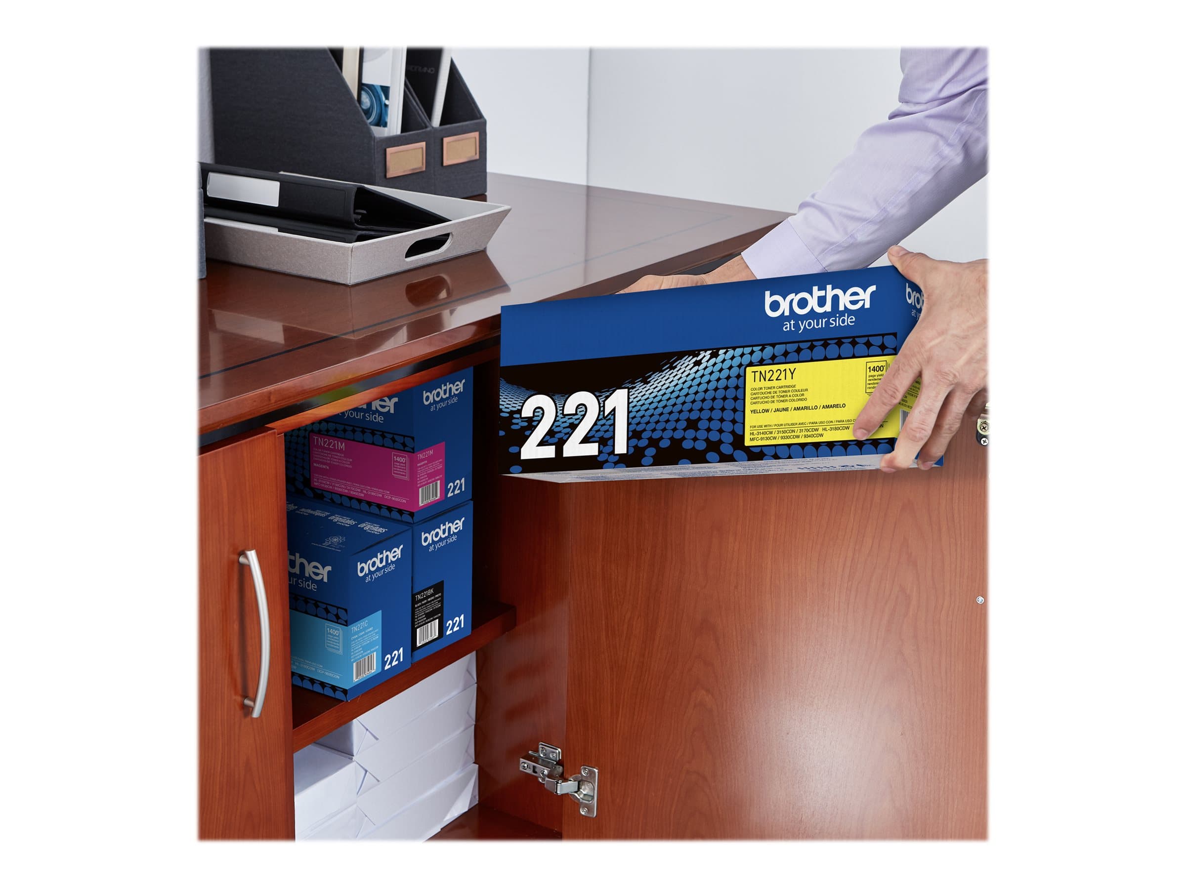 Brother TN221Y – Amarillo – original – cartucho de tóner – para Brother HL-3140, HL-3170, HL-3180, MFC-9130, MFC-9330, MFC-9340