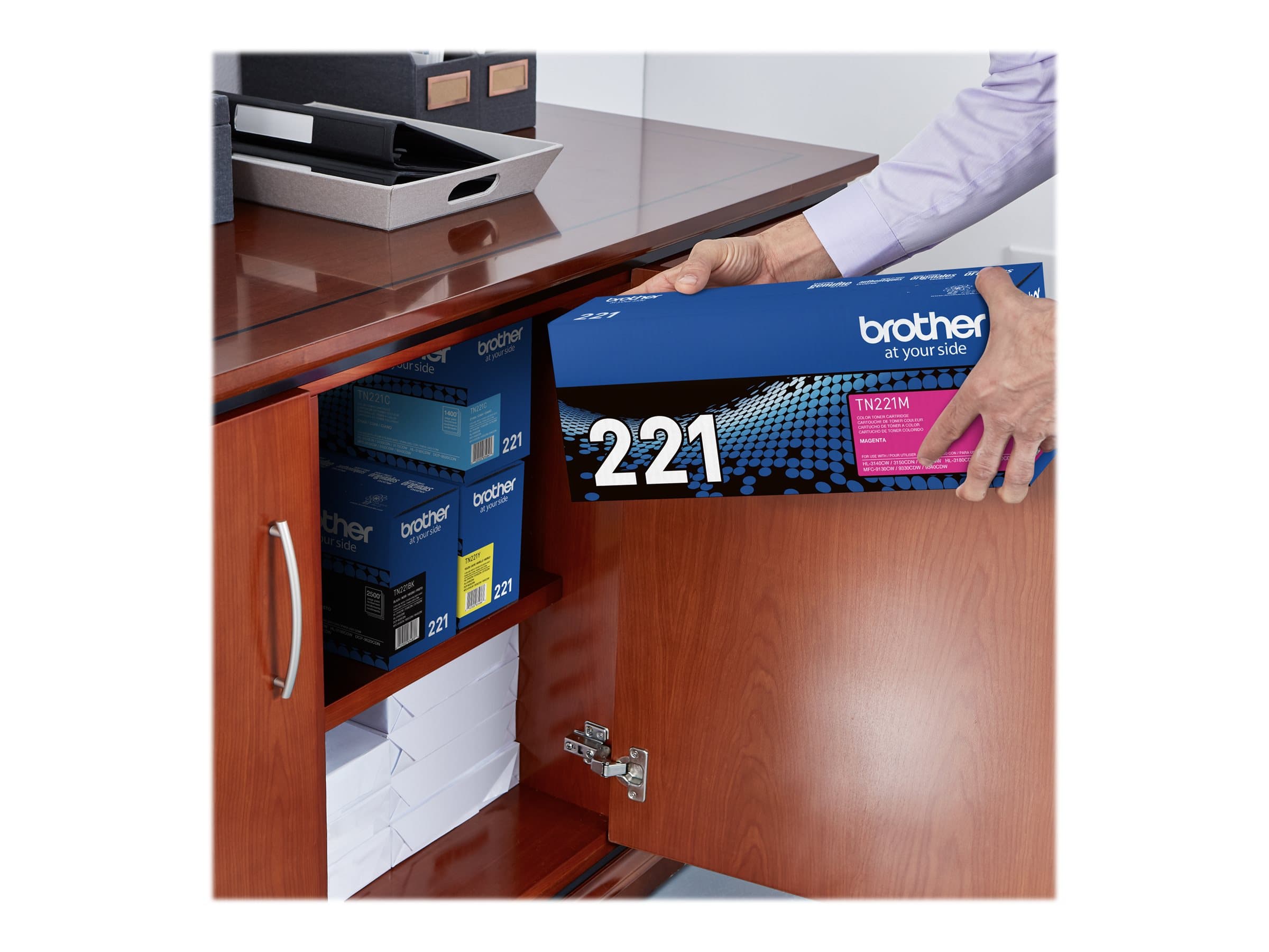Brother TN221M – Magenta – original – cartucho de tóner – para Brother HL-3140, HL-3170, HL-3180, MFC-9130, MFC-9330, MFC-9340